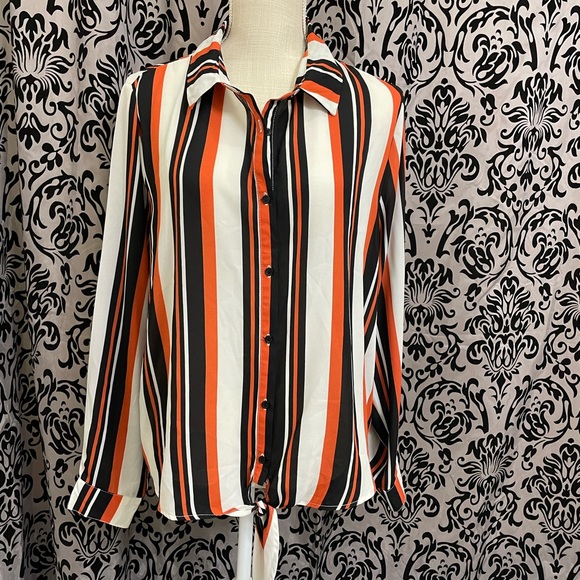 LAST CHANCE SALE! 🌸 Stripes shirt - Picture 2 of 8